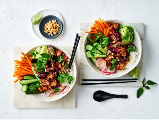 Chilli jam chicken and Sweet Sapphire®  grape bowls