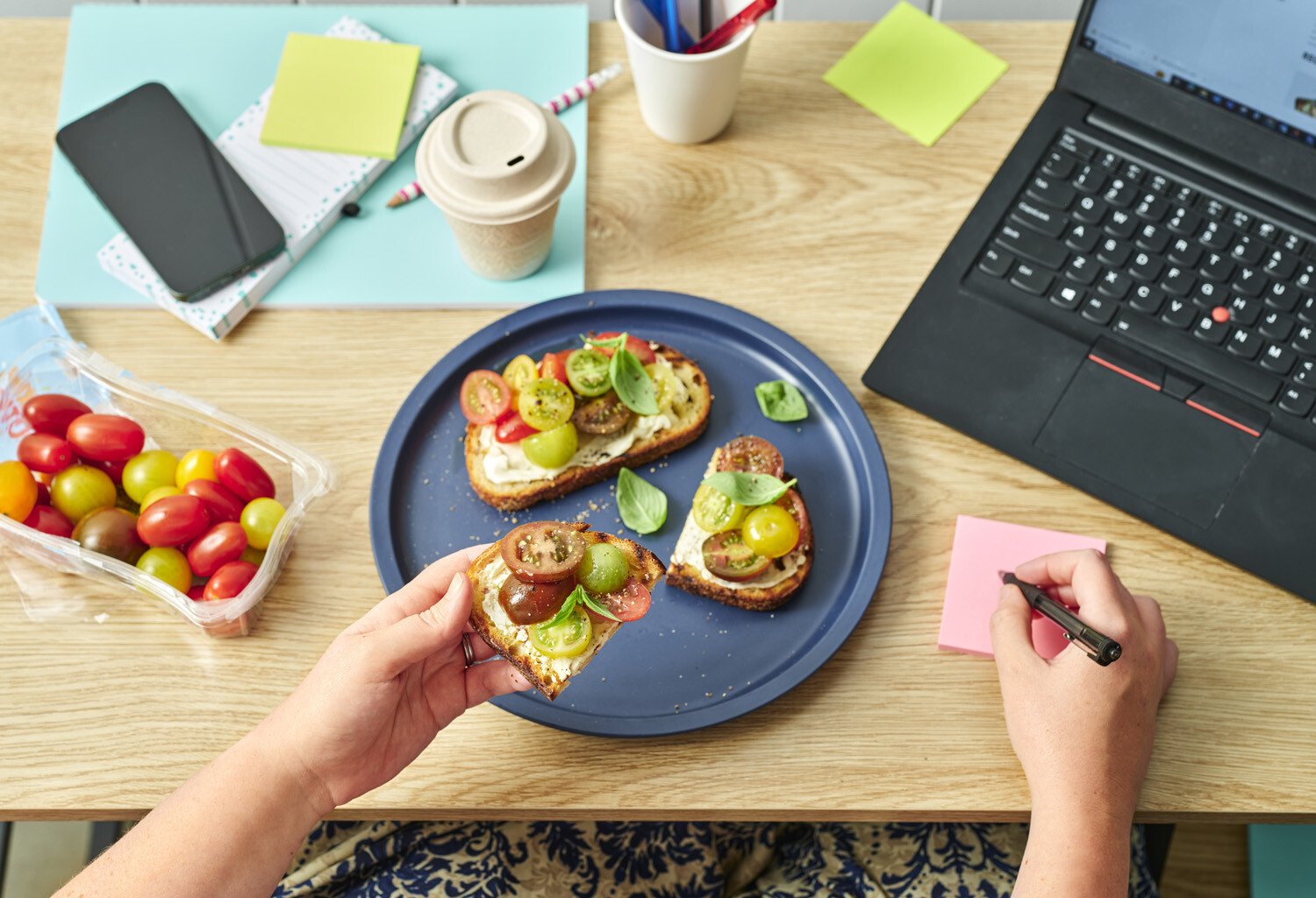 Lifestyle_LR_Mixamato_Working Lunch_2023_04