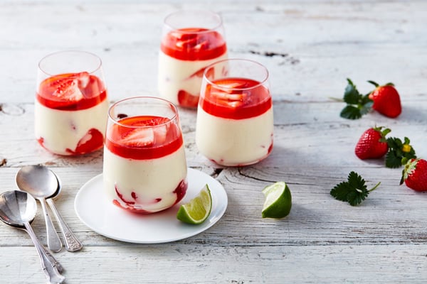 Recipe_LR_Strawberries_Strawberry-Lime-and-Vanilla-Panna-Cotta_2020_01