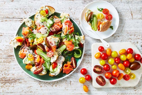 Recipe_WR_Mixamato_Mixamato and Smoked Salmon Bagel Salad_2022_08