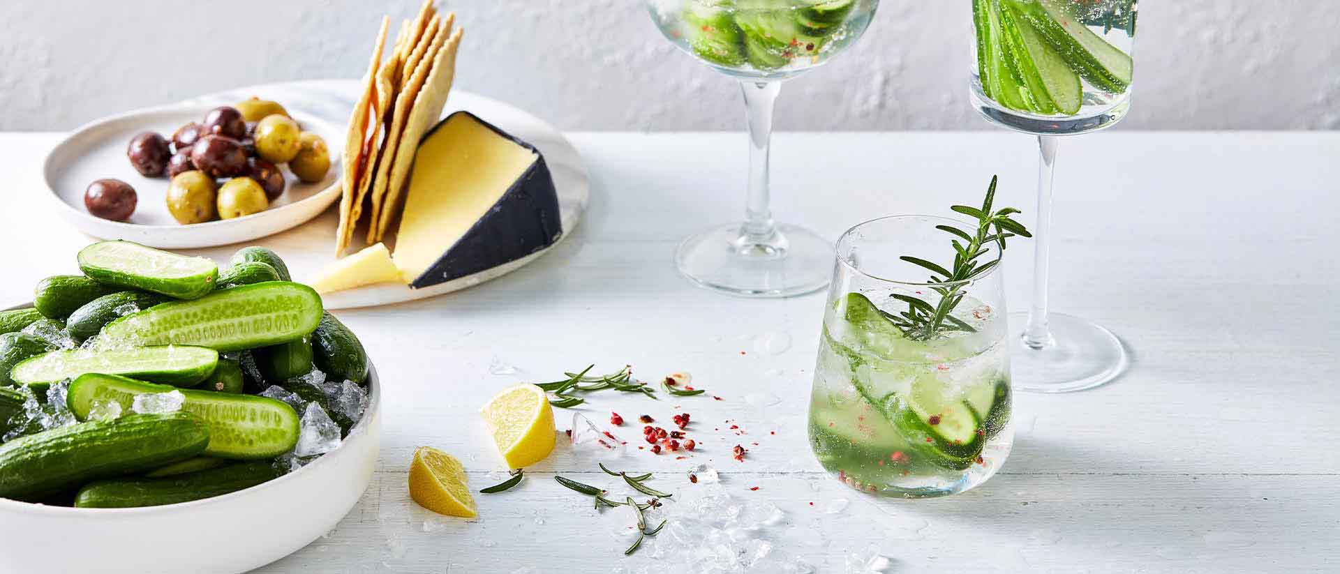 Qukes® Pink Peppercorn and Rosemary Gin & Tonic Recipe 